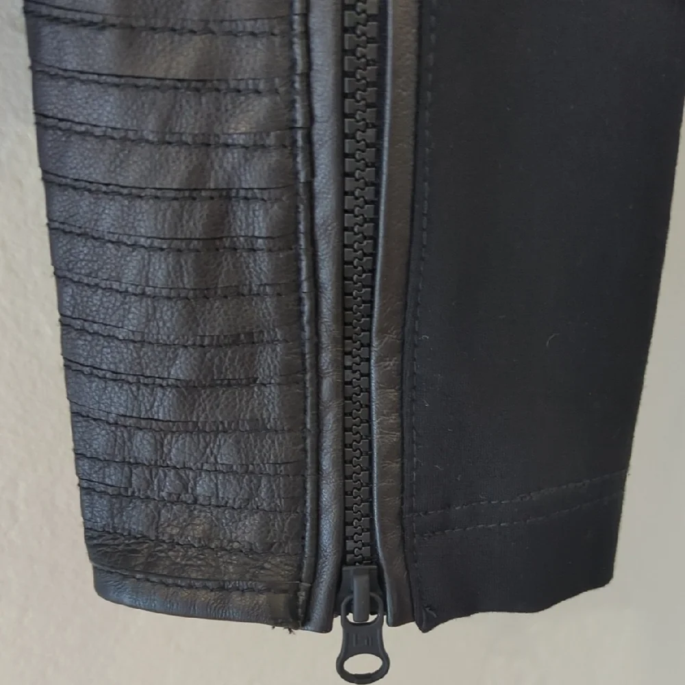 Blanc Noir Textured Black Blazer - Picture 6 of 6